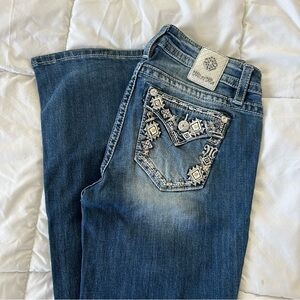Miss Me Buckle Size 27 Bootcut Jeans No rips